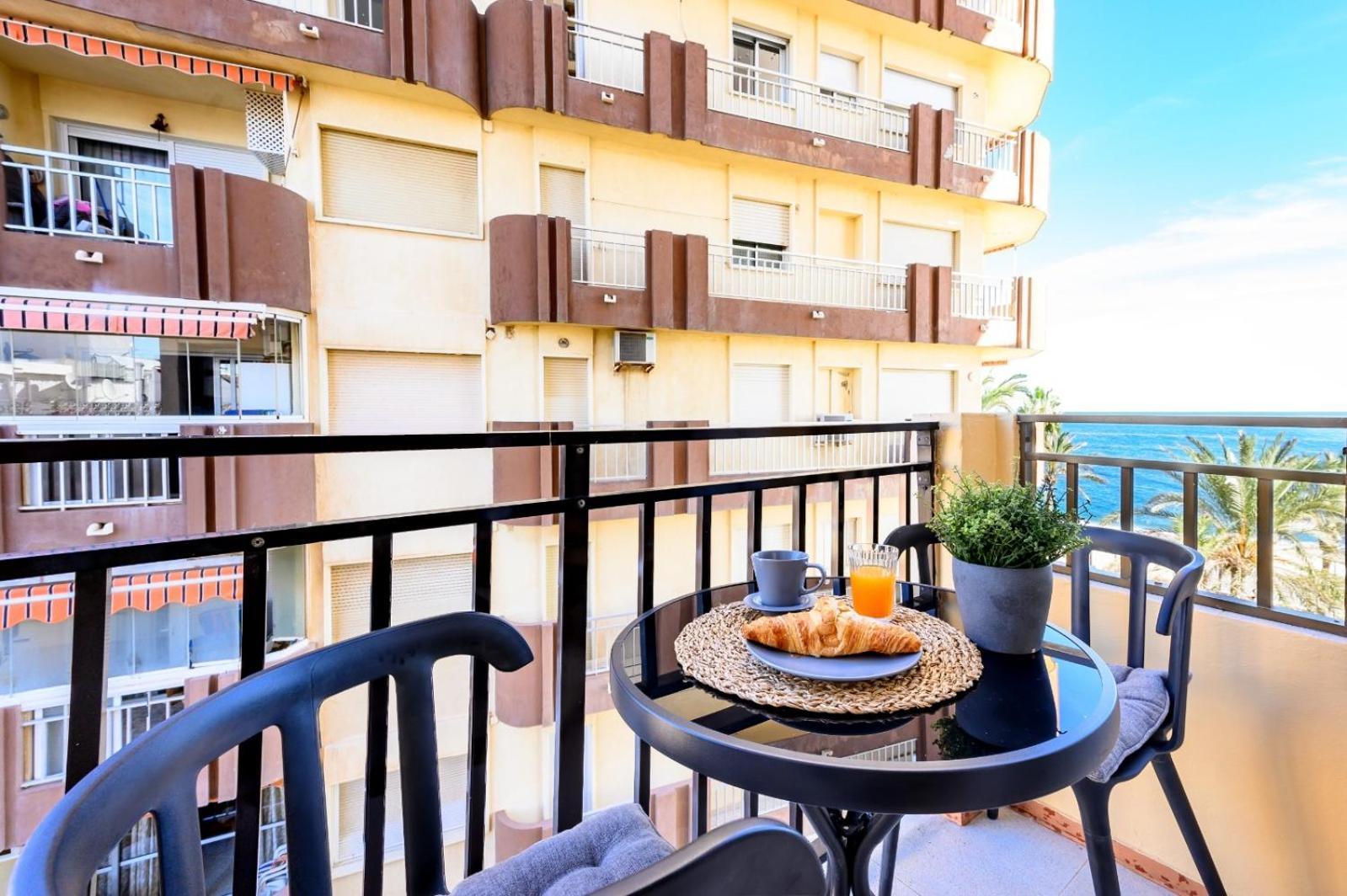 El Yate In Front Of The Sea By 10Tosea Apartamento Fuengirola Exterior foto